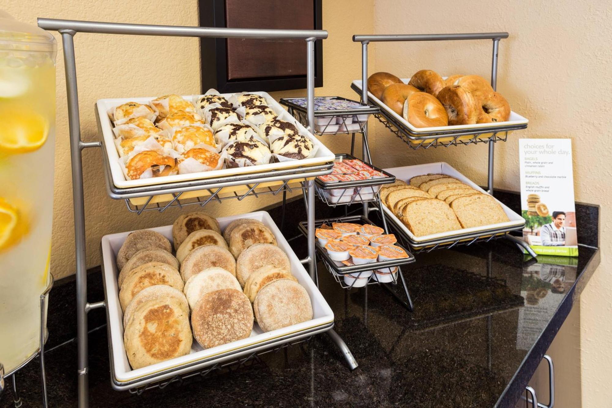 Residence Inn By Marriott Fort Collins Bagian luar foto