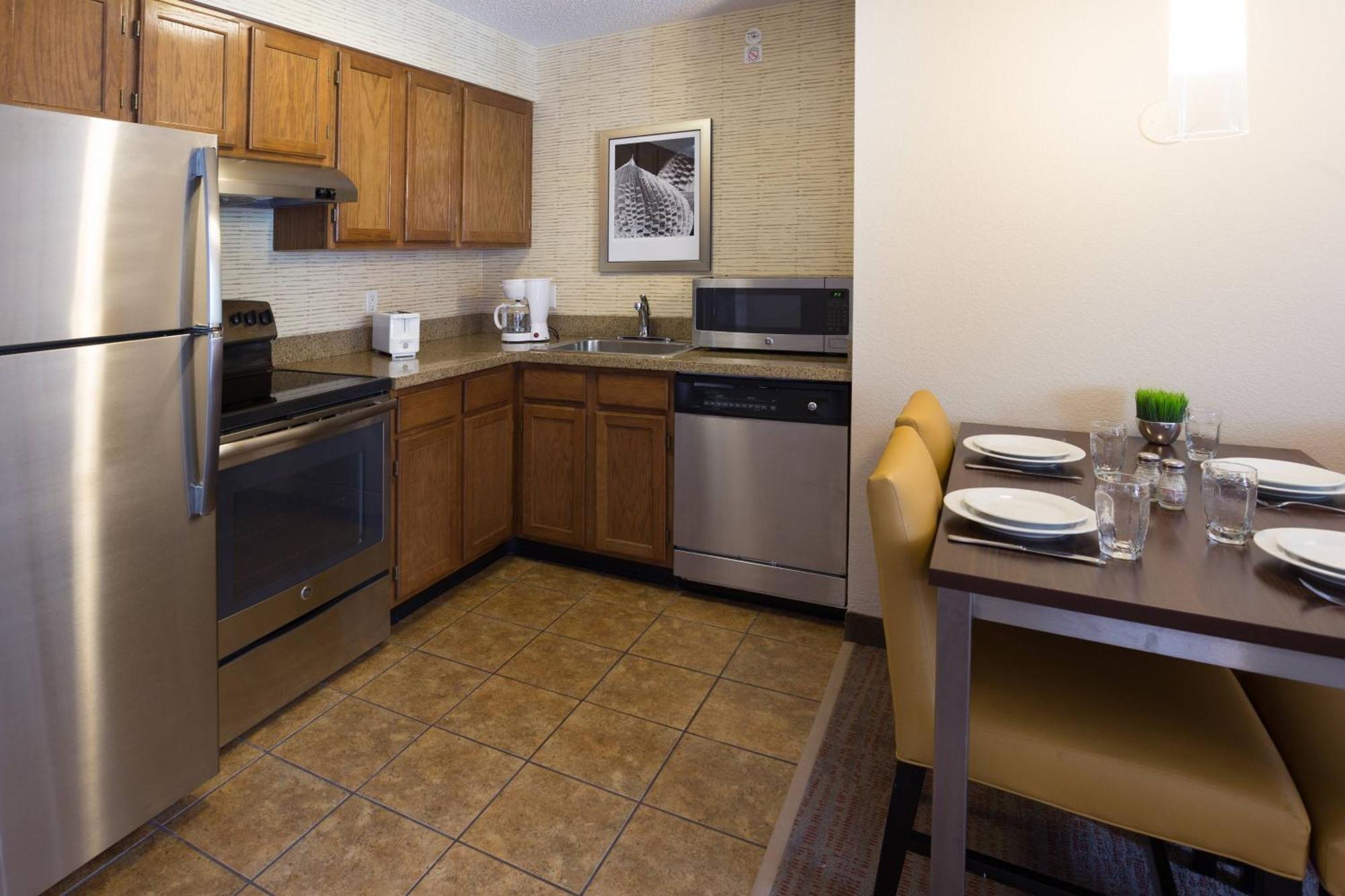 Residence Inn By Marriott Fort Collins Bagian luar foto