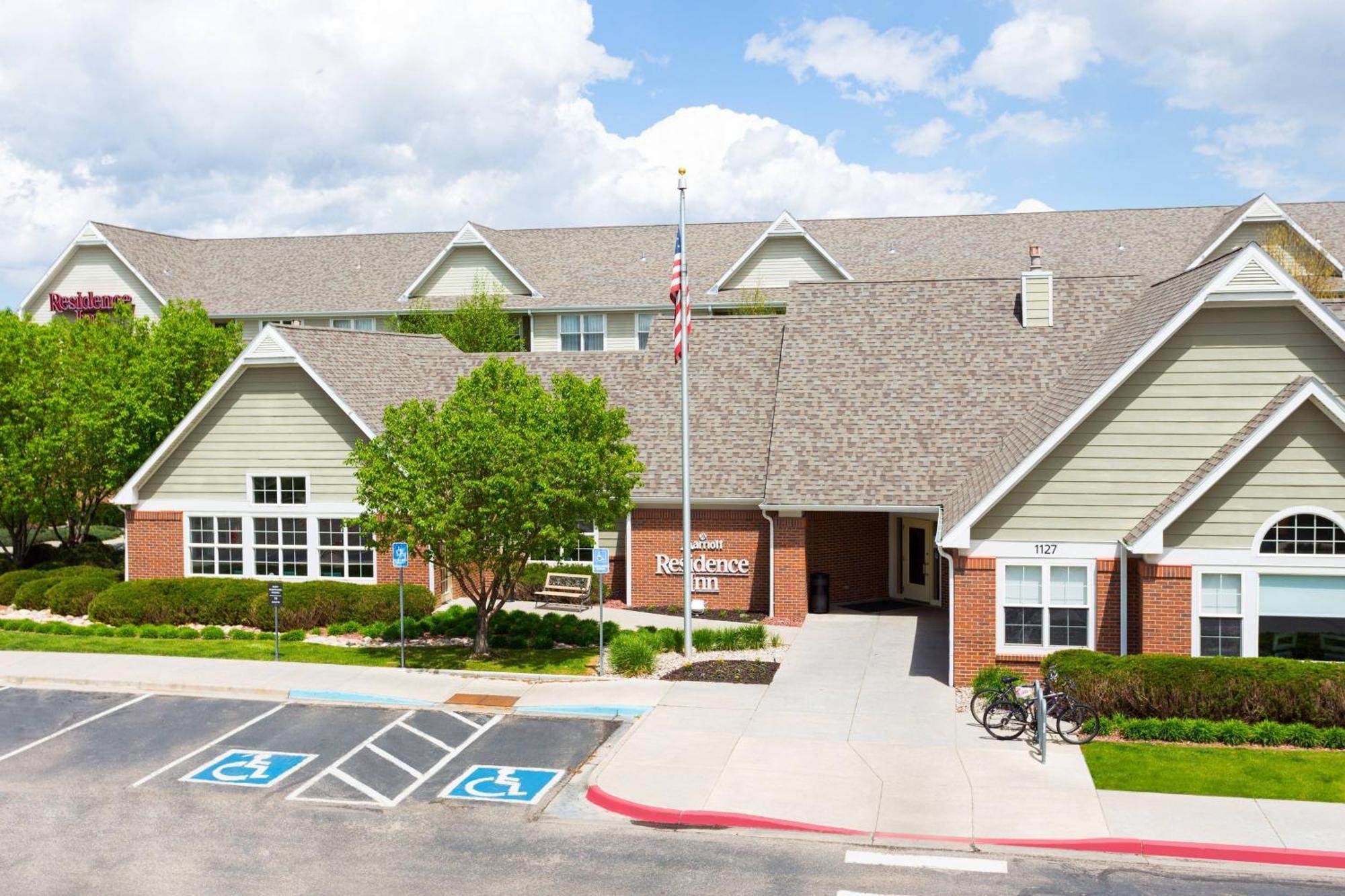 Residence Inn By Marriott Fort Collins Bagian luar foto
