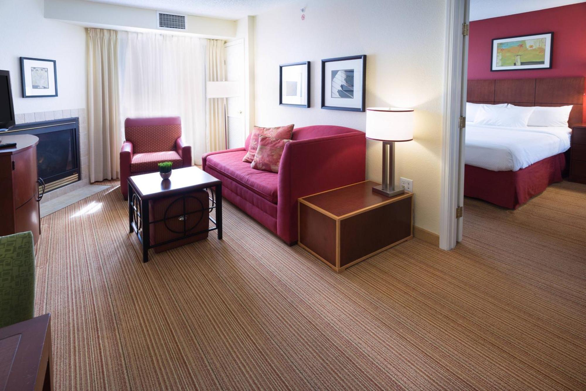 Residence Inn By Marriott Fort Collins Bagian luar foto