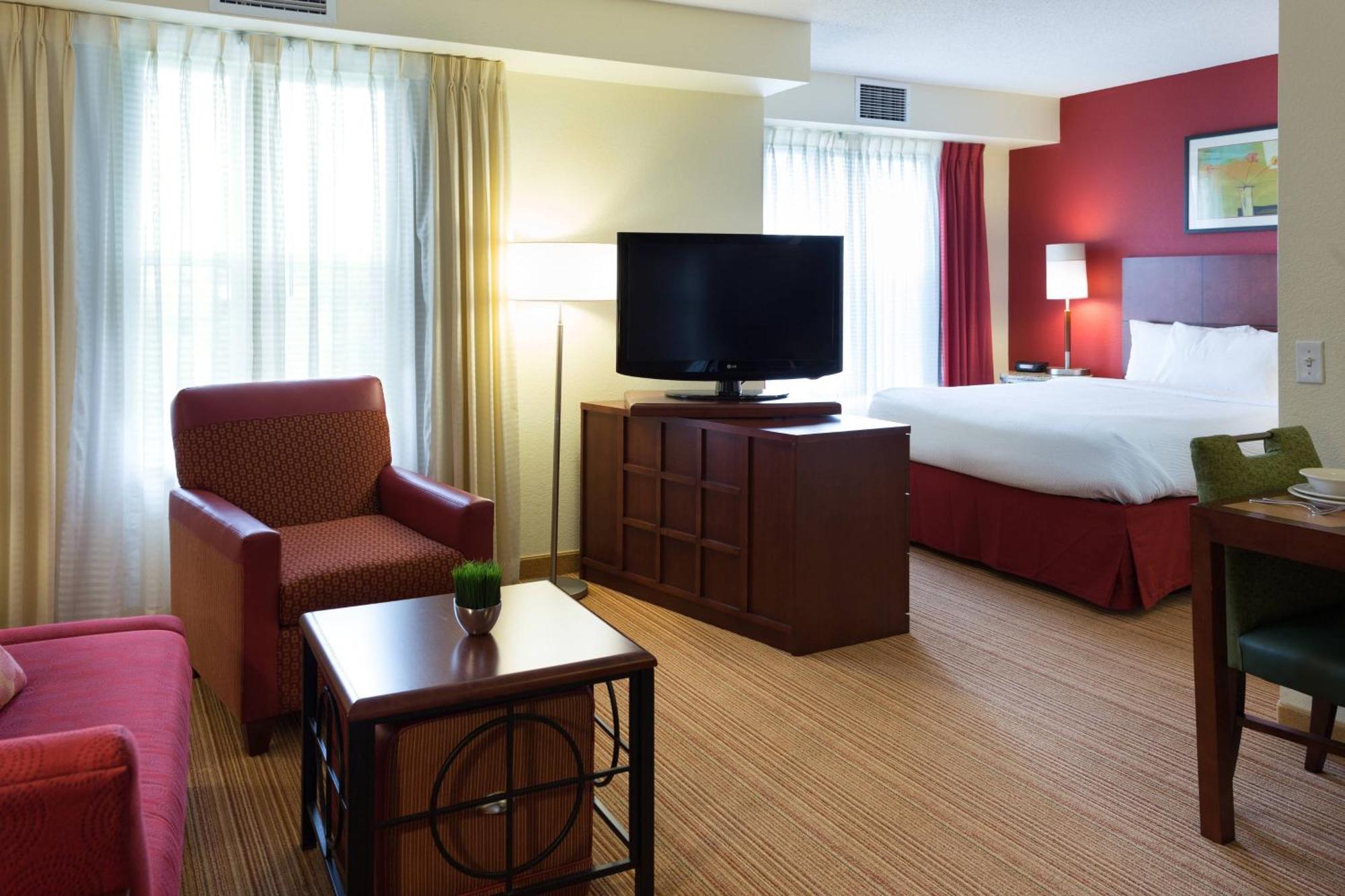 Residence Inn By Marriott Fort Collins Bagian luar foto