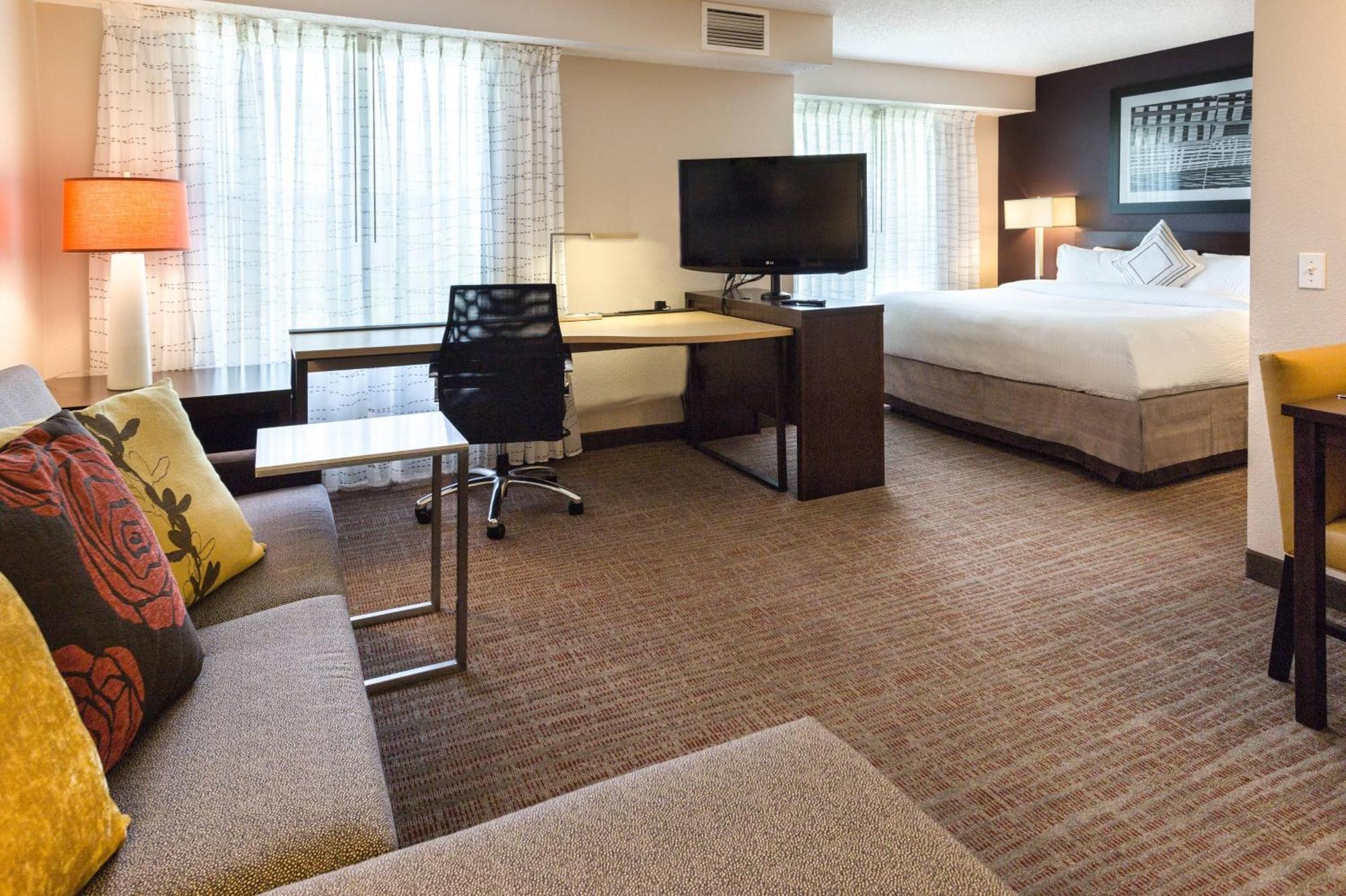 Residence Inn By Marriott Fort Collins Bagian luar foto