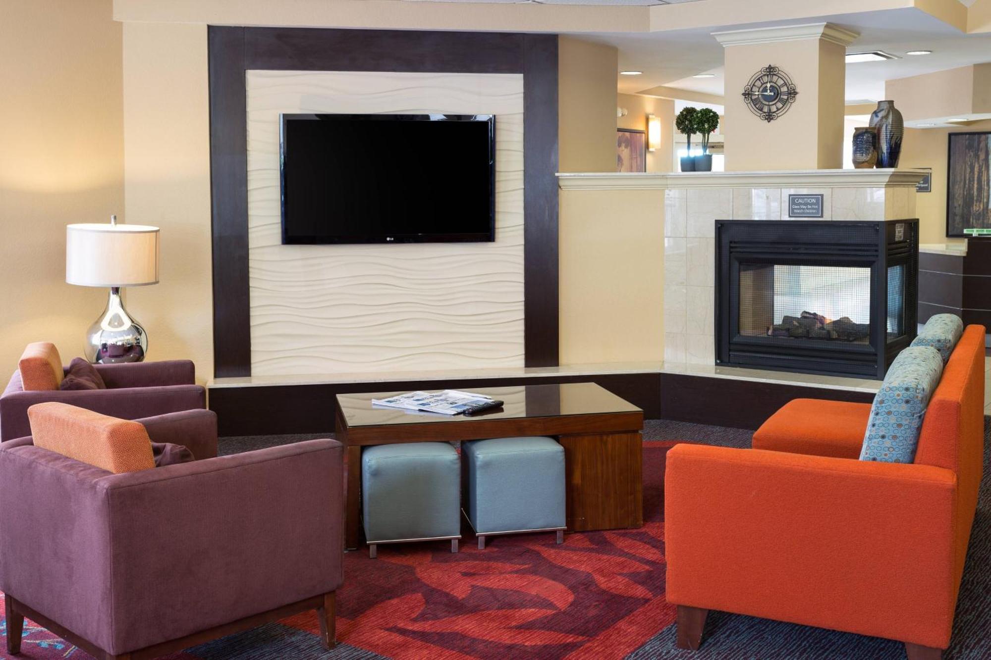 Residence Inn By Marriott Fort Collins Bagian luar foto