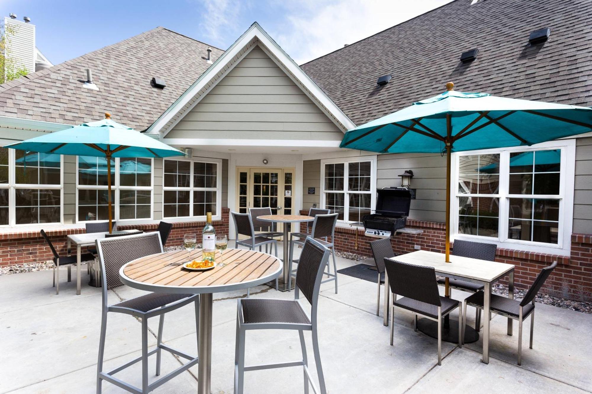 Residence Inn By Marriott Fort Collins Bagian luar foto