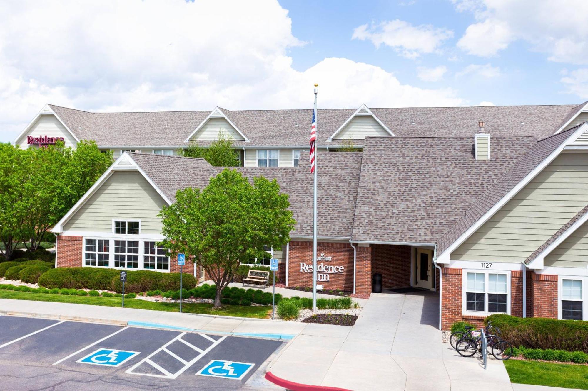 Residence Inn By Marriott Fort Collins Bagian luar foto