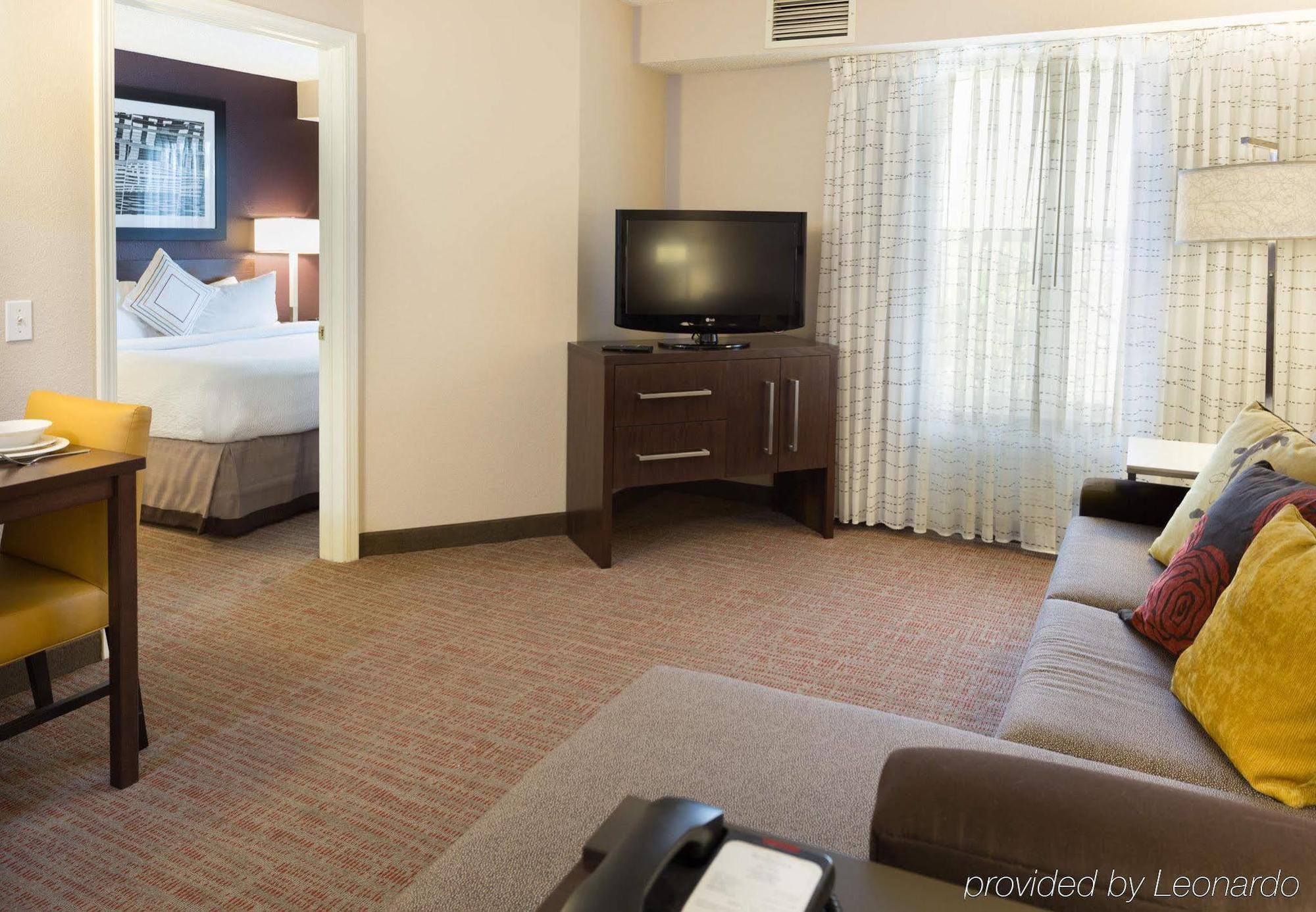 Residence Inn By Marriott Fort Collins Bagian luar foto